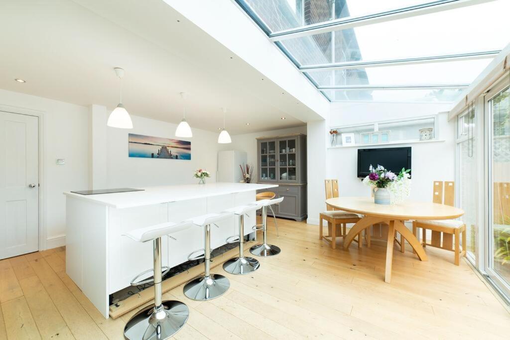 Vila Aderta Stylish House Poole Exteriér fotografie